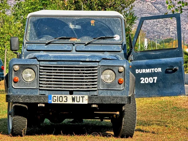 4x4-truck-640x480-60903159.jpeg