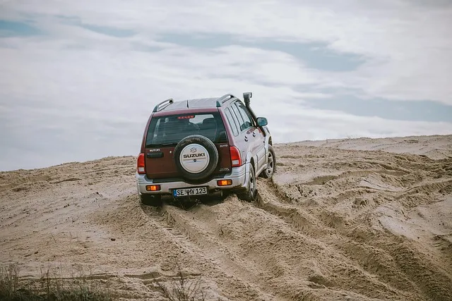 4x4-truck-640x480-66618452.jpeg